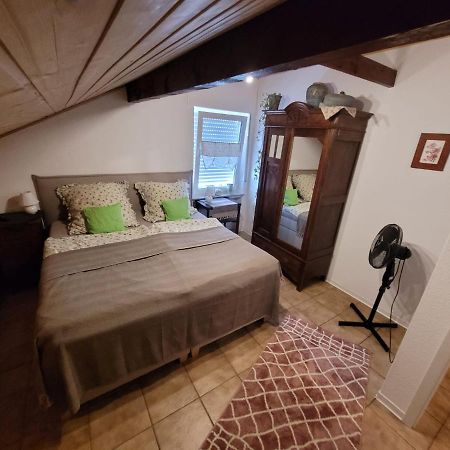 Ferienwohnung Trina Бендорф Екстериор снимка